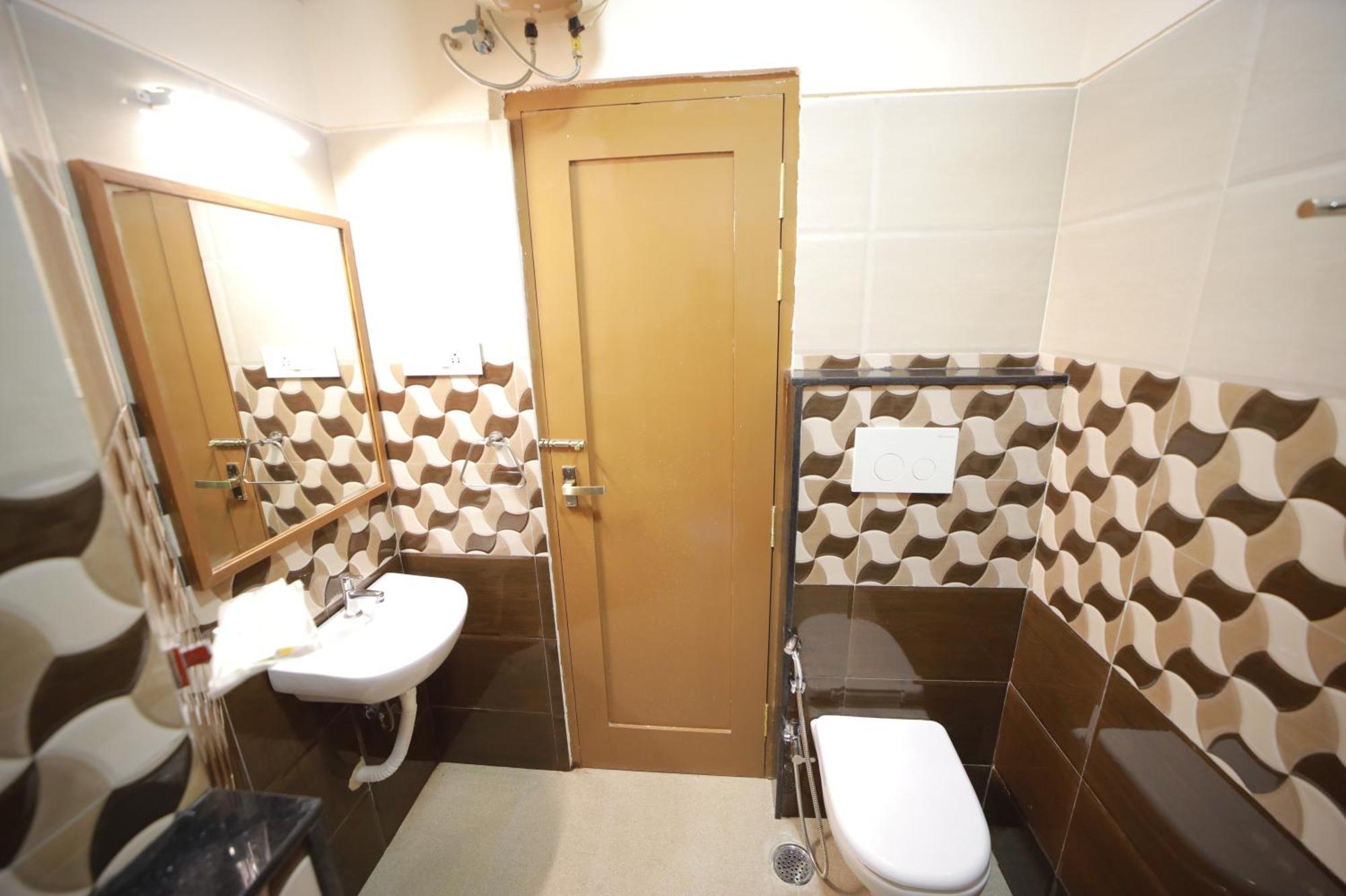 מדוראי Majestic Hotel מראה חיצוני תמונה