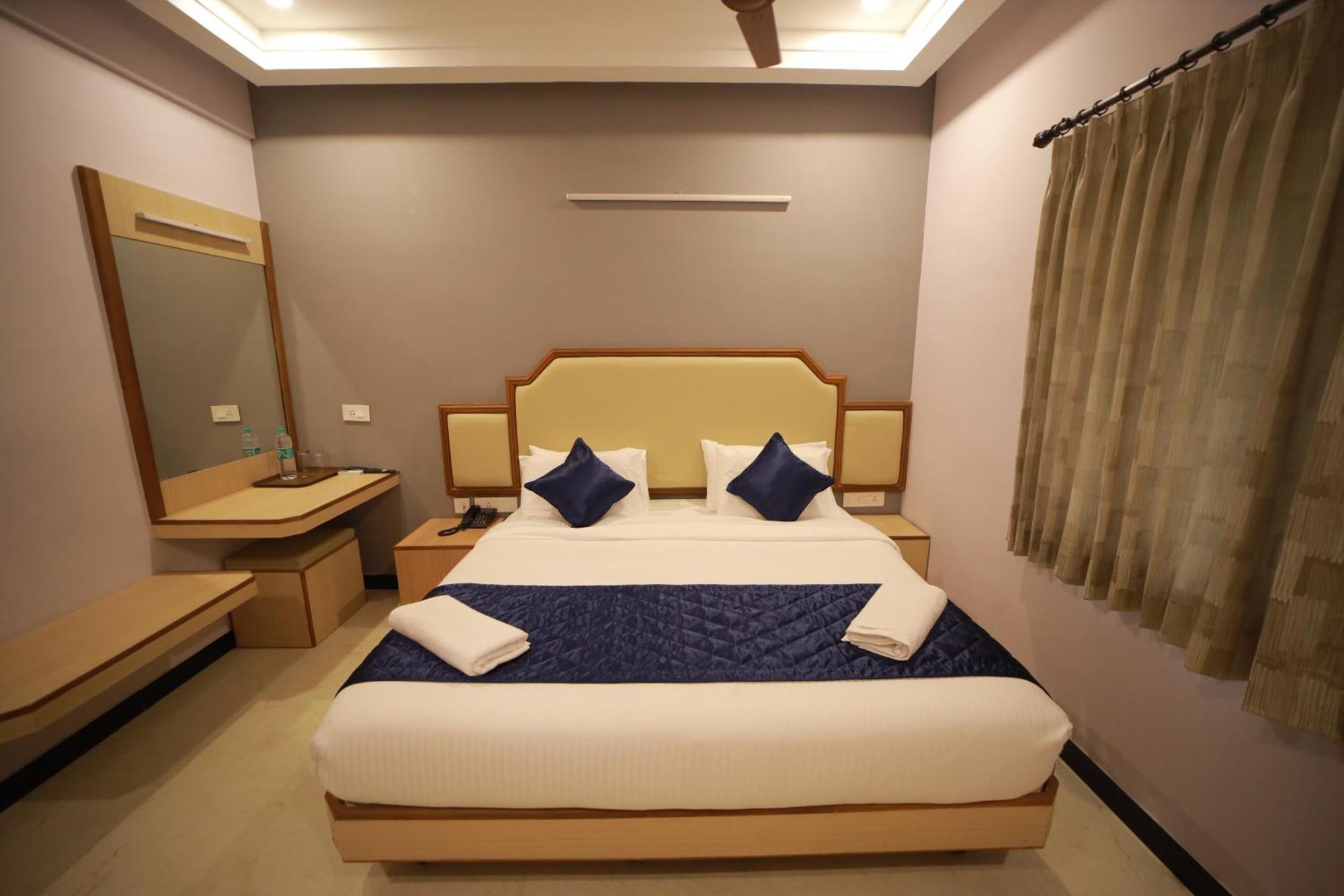 מדוראי Majestic Hotel מראה חיצוני תמונה