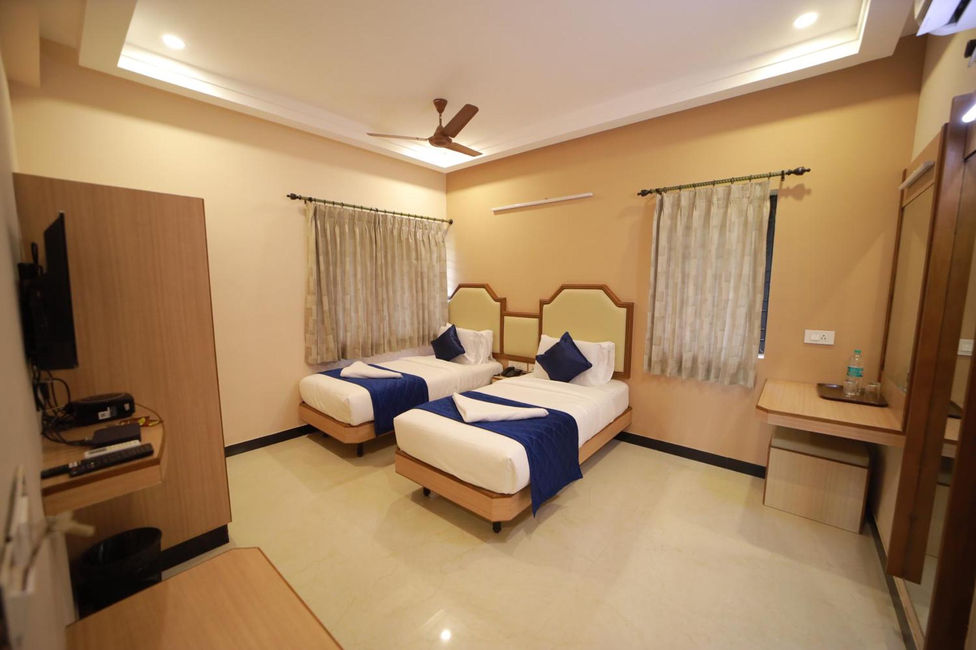 מדוראי Majestic Hotel מראה חיצוני תמונה
